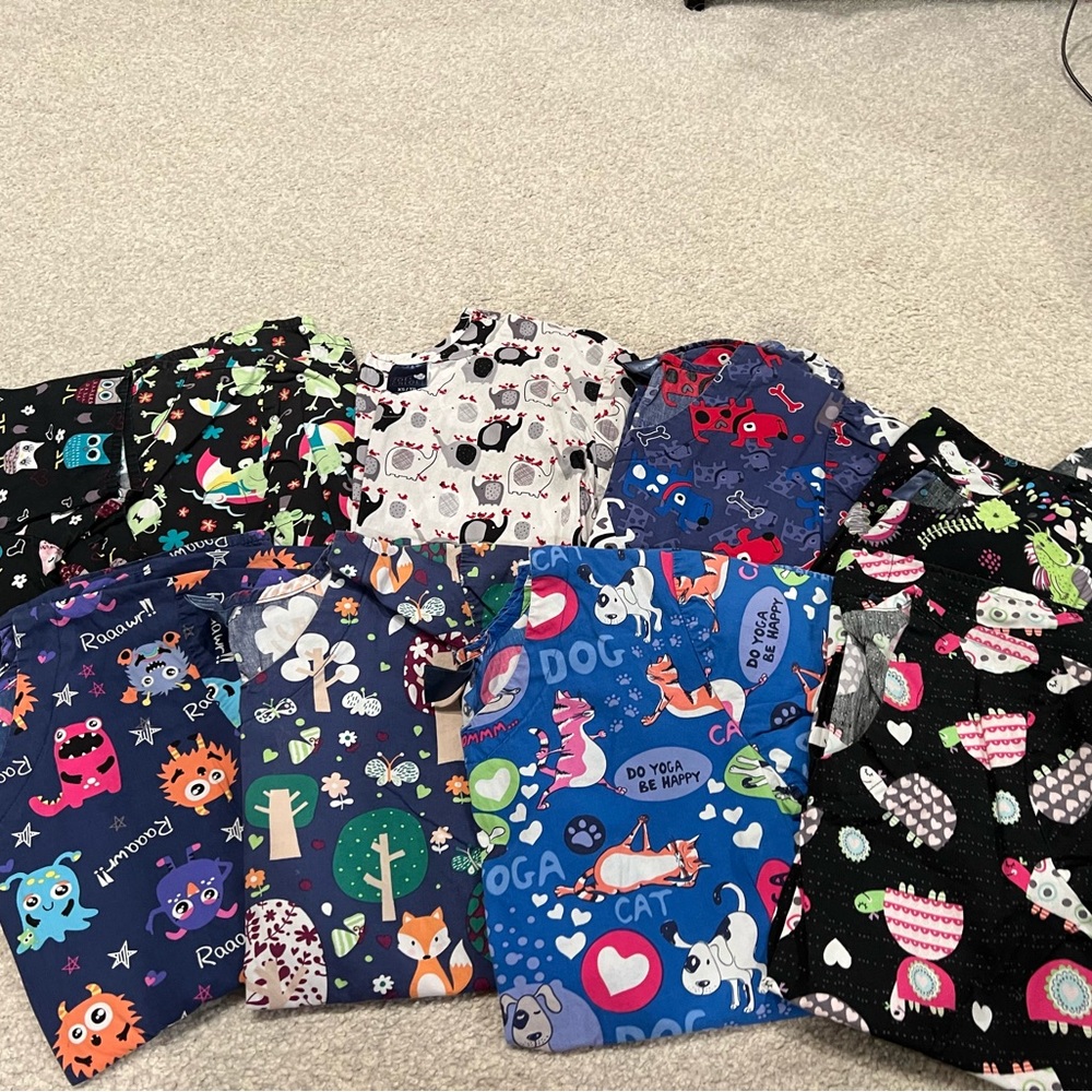 ZOE+CHLOE SCRUB TOPS (XS)- 8 tops for $30!!!!
